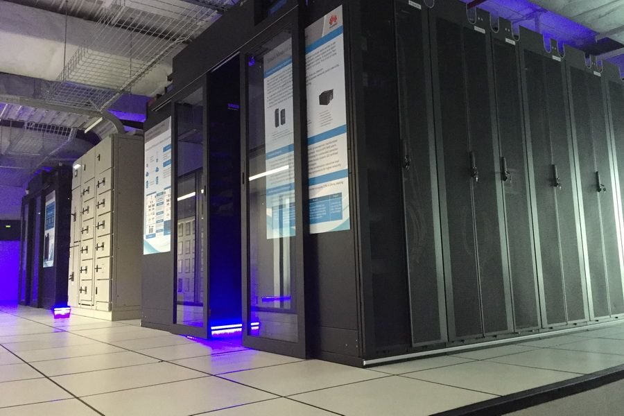 Server room on Rhino raised floor