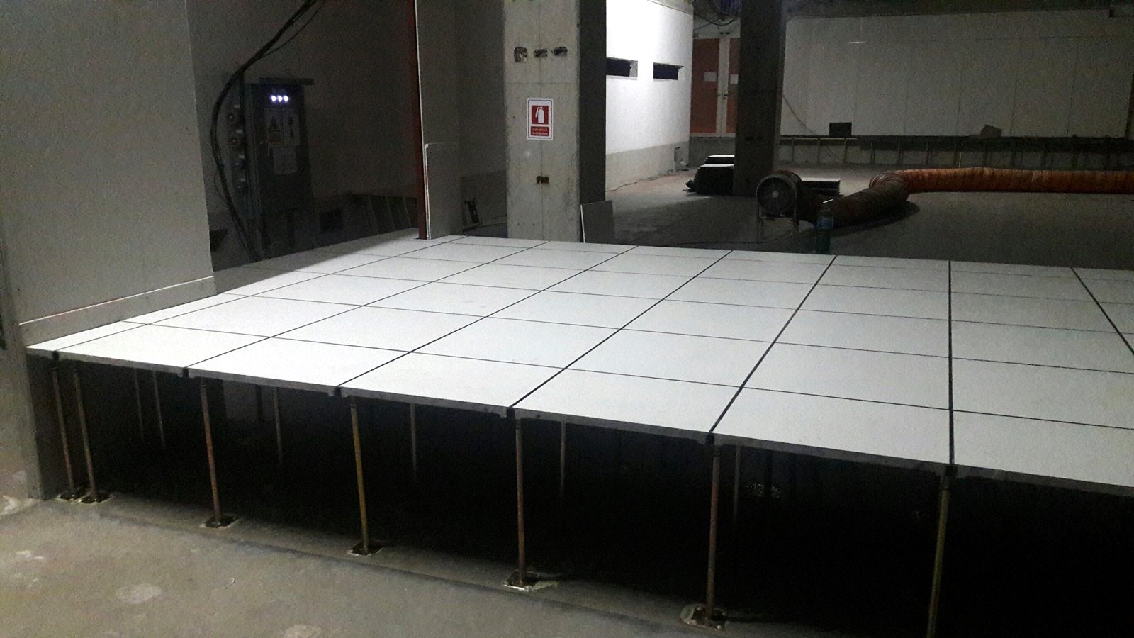 Rhino raised floor with HPL panels on pedestals, installation